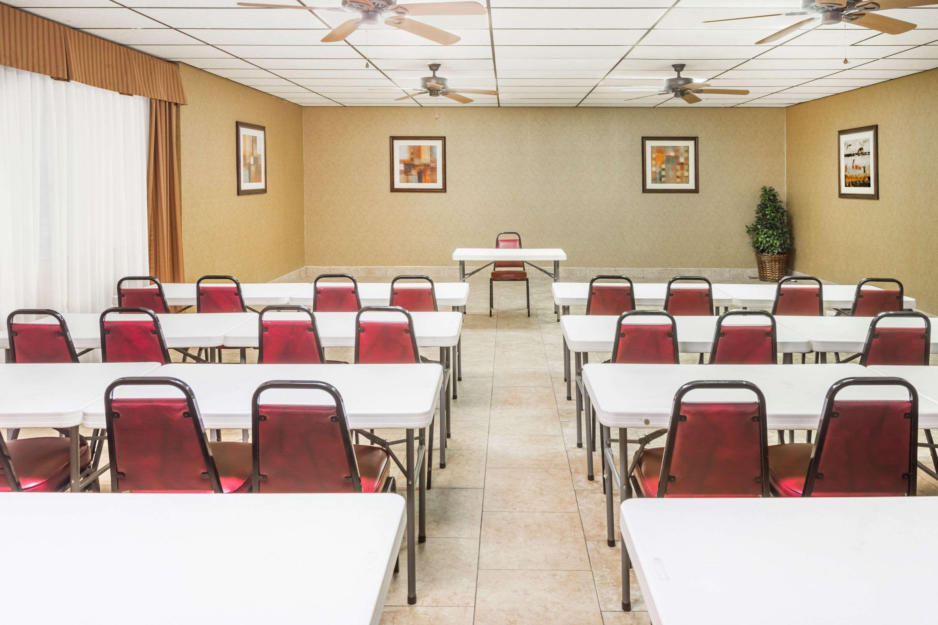 Days Inn By Wyndham Batesville Exteriér fotografie