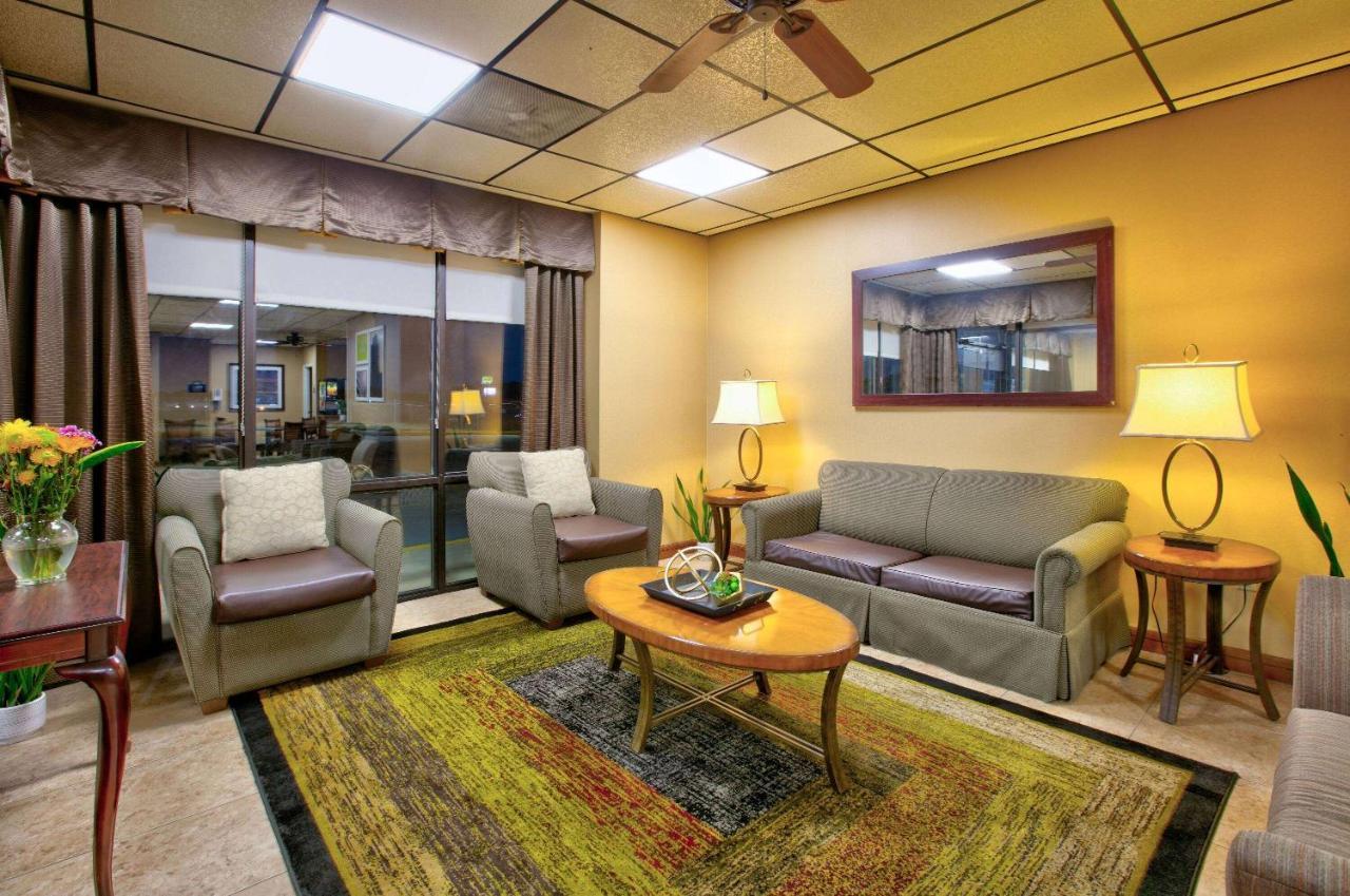 Days Inn By Wyndham Batesville Exteriér fotografie